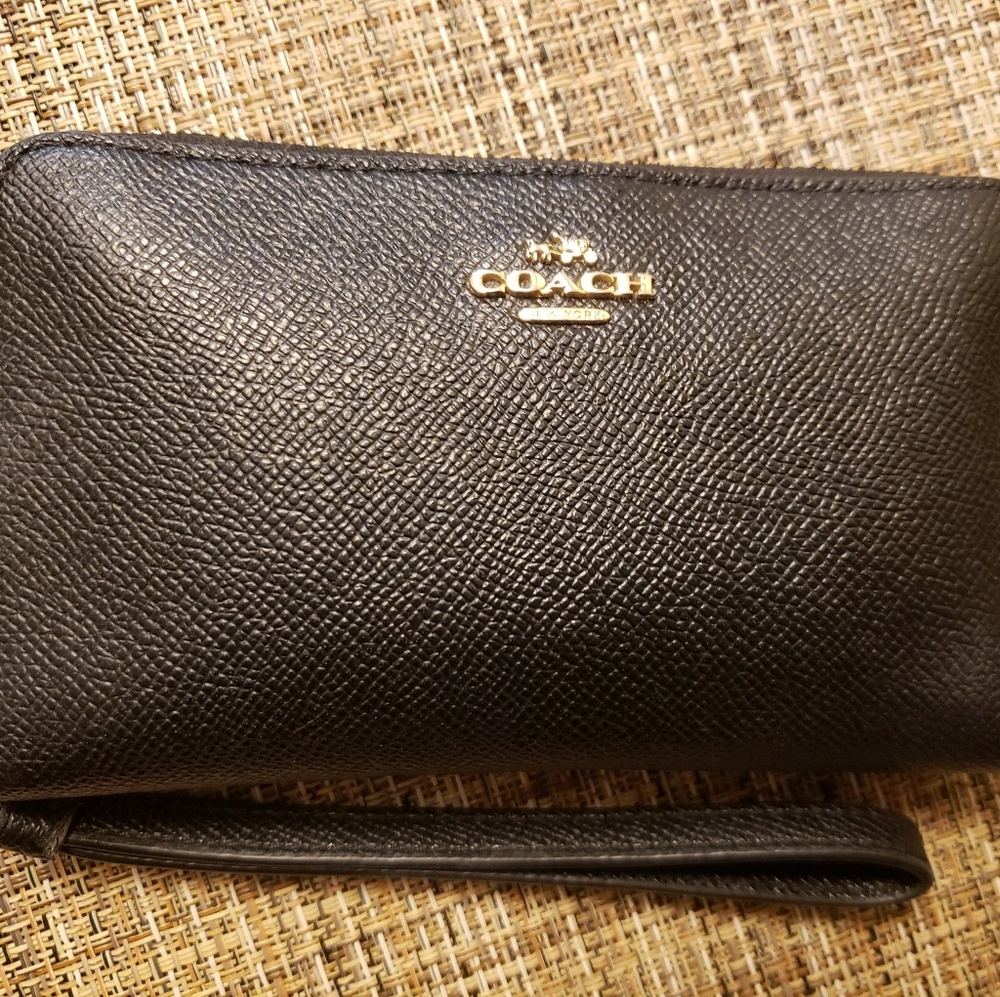 Coach Wristlet/ Wallet Pebbled Leather